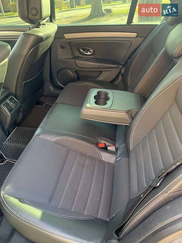 Лифтбек Renault Laguna 2012 в Киеве фото 11 Лифтбек Renault Laguna 2012 в Киеве