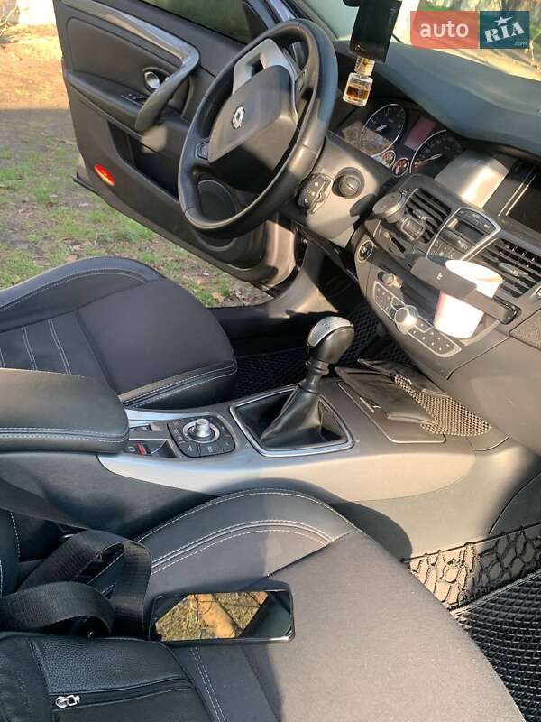 Лифтбек Renault Laguna 2012 в Киеве фото 18 Лифтбек Renault Laguna 2012 в Киеве