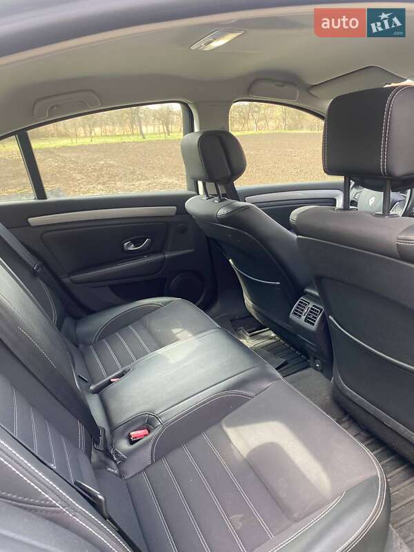 Лифтбек Renault Laguna 2010 в Львове