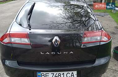 Лифтбек Renault Laguna 2013 в 