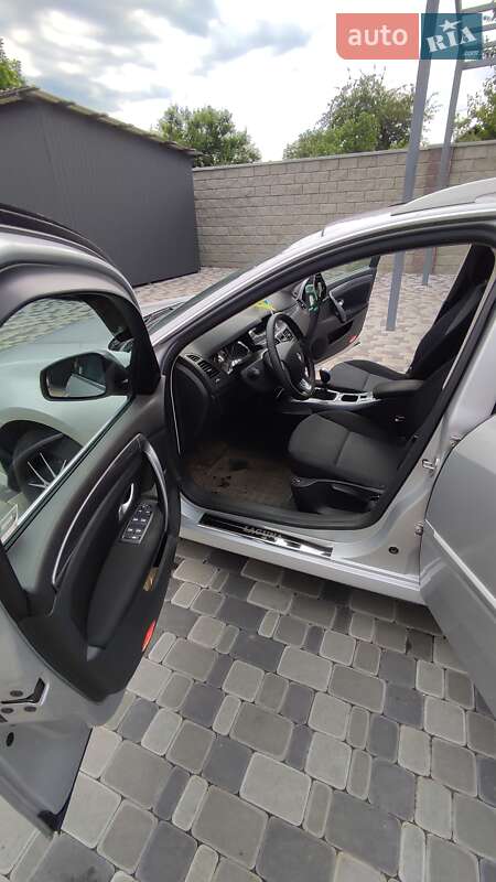 Універсал Renault Laguna 2010 в Гадячі