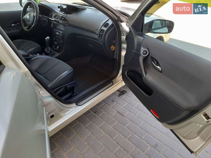 Лифтбек Renault Laguna 2006 в Тульчине