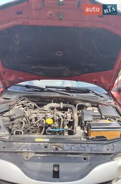 Лифтбек Renault Laguna 2002 в 