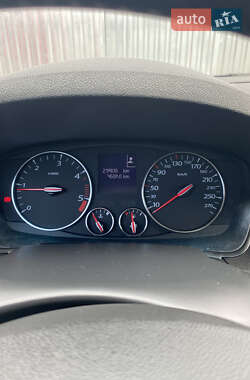 Лифтбек Renault Laguna 2011 в 