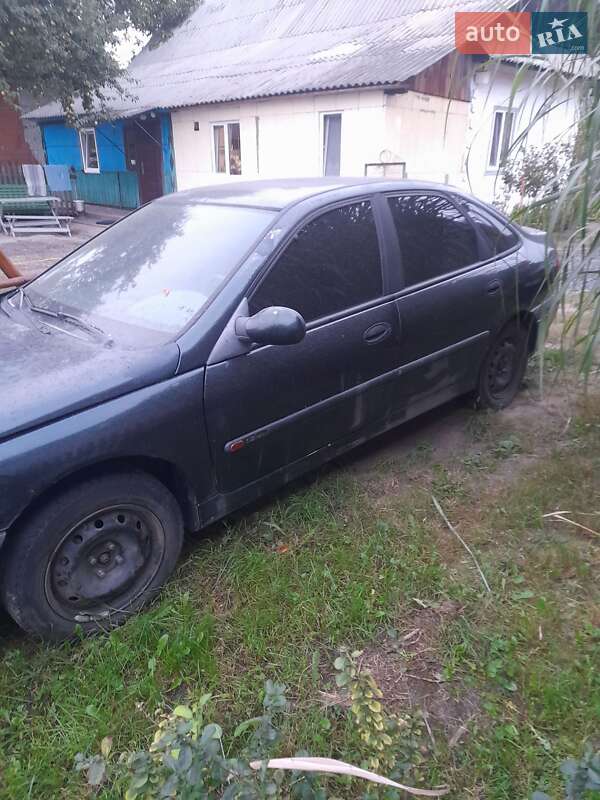 Лифтбек Renault Laguna 1999 в Маневичах