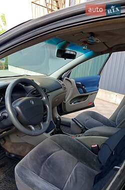 Лифтбек Renault Laguna 2001 в 