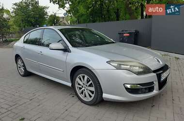 Лифтбек Renault Laguna 2011 в 