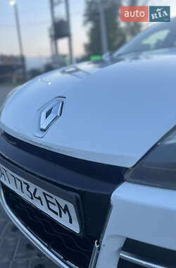 Купе Renault Laguna 2012 в 