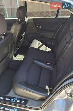 Лифтбек Renault Laguna 2001 в 