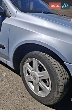 Лифтбек Renault Laguna 2001 в 