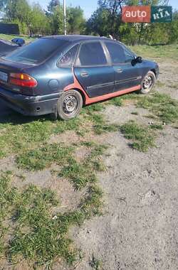 Лифтбек Renault Laguna 1995 в 