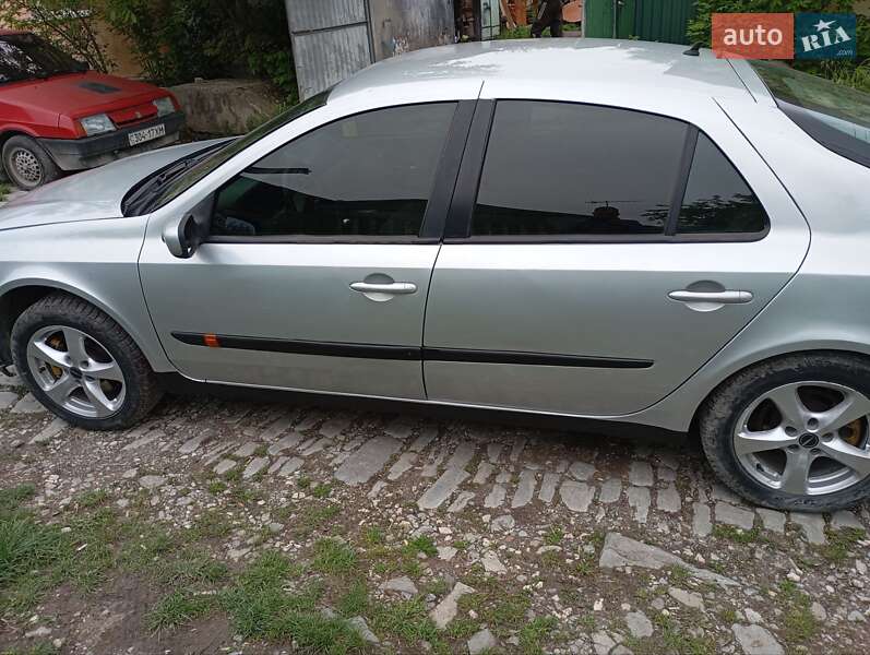 Лифтбек Renault Laguna 2002 в Каменец-Подольском