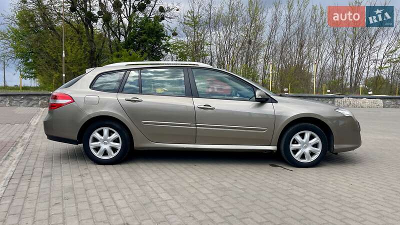 Универсал Renault Laguna 2009 в Смеле