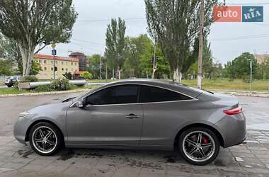 Купе Renault Laguna 2010 в 