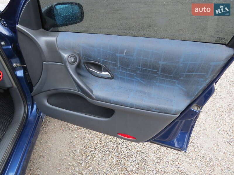 Ліфтбек Renault Laguna 2002 в Кропивницькому