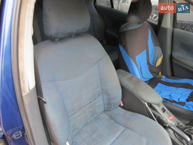 Ліфтбек Renault Laguna 2002 в Кропивницькому