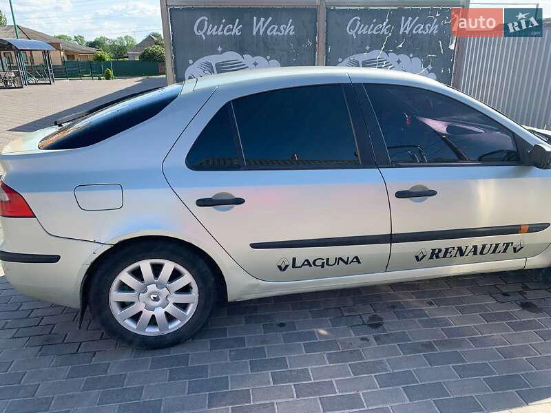 Лифтбек Renault Laguna 2001 в Киеве