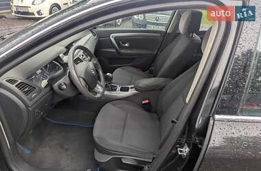 Лифтбек Renault Laguna 2010 в 