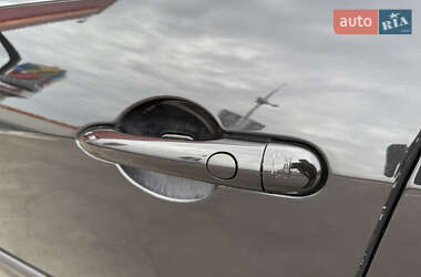 Ліфтбек Renault Laguna 2011 в 