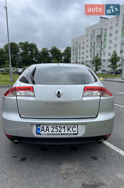 Ліфтбек Renault Laguna 2008 в 