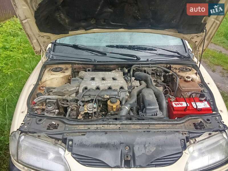 Універсал Renault Laguna 1995 в Золочеві