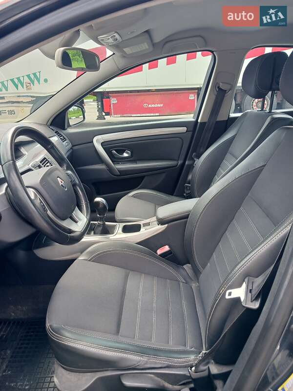Лифтбек Renault Laguna 2011 в Ровно