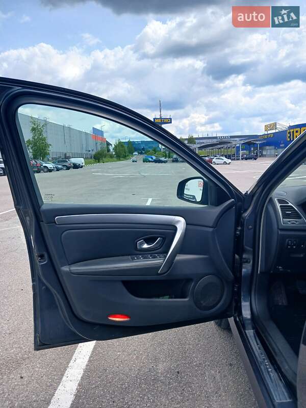 Лифтбек Renault Laguna 2011 в Ровно