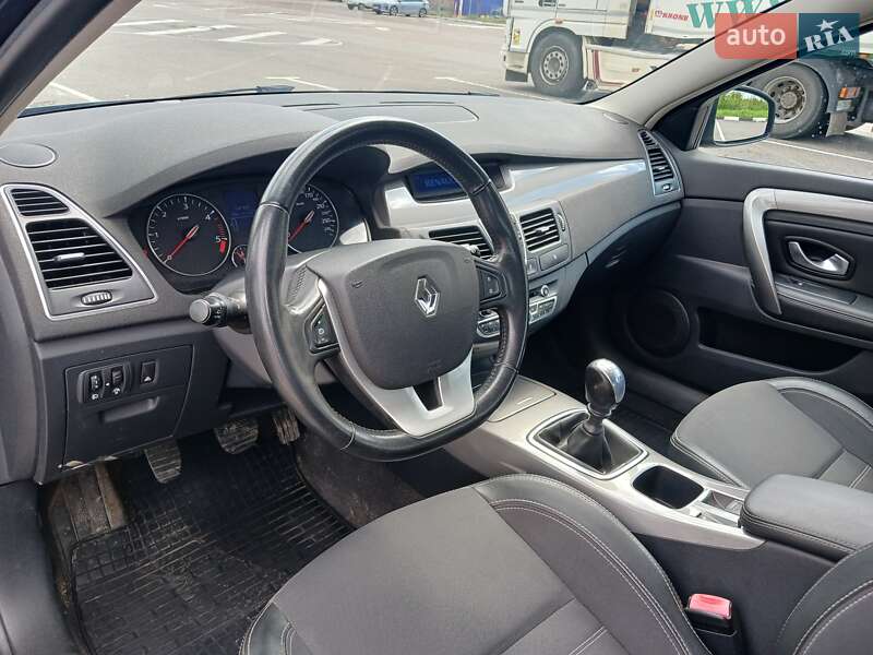 Лифтбек Renault Laguna 2011 в Ровно