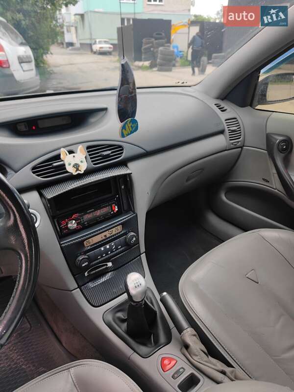 Ліфтбек Renault Laguna 2003 в Красилові
