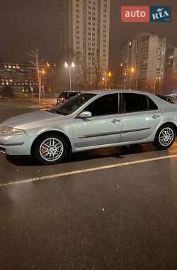 Ліфтбек Renault Laguna 2004 в  фото 2 Ліфтбек Renault Laguna 2004 в