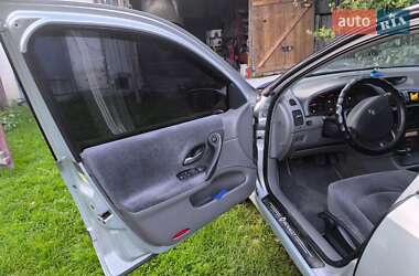 Лифтбек Renault Laguna 2001 в 