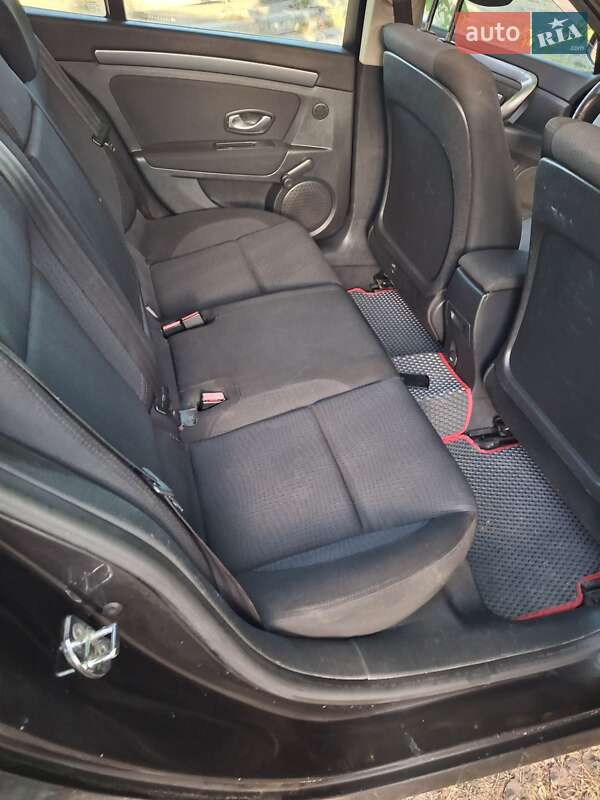 Універсал Renault Laguna 2010 в Семенівці