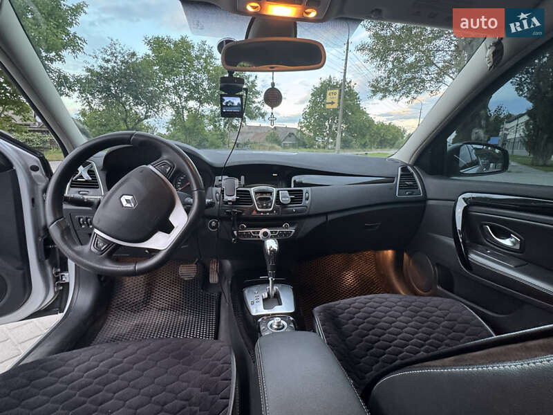 Лифтбек Renault Laguna 2011 в Чемеровцах