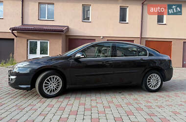 Лифтбек Renault Laguna 2011 в 