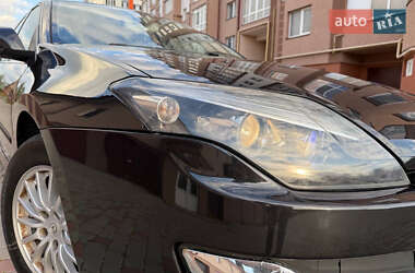 Лифтбек Renault Laguna 2011 в 