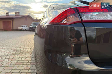 Лифтбек Renault Laguna 2011 в 