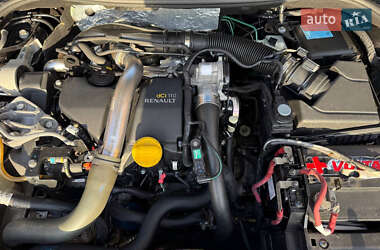 Лифтбек Renault Laguna 2011 в 