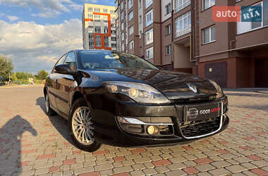 Лифтбек Renault Laguna 2011 в 