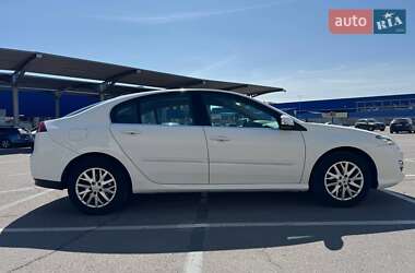 Лифтбек Renault Laguna 2013 в 