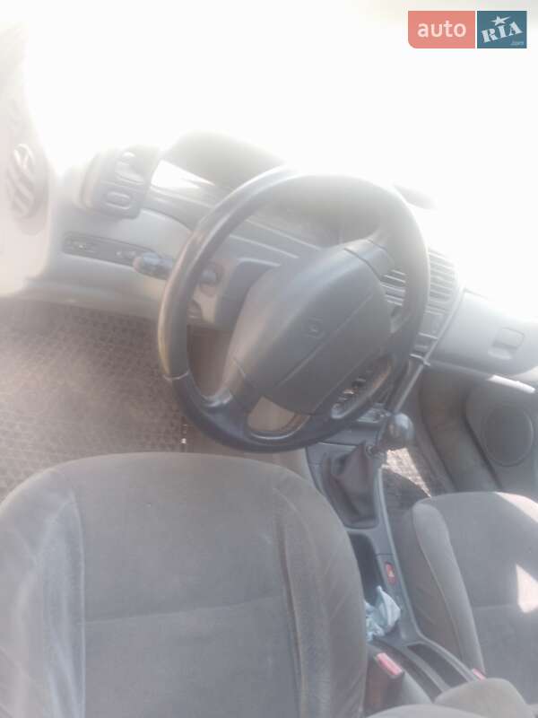 Ліфтбек Renault Laguna 2000 в Яготині