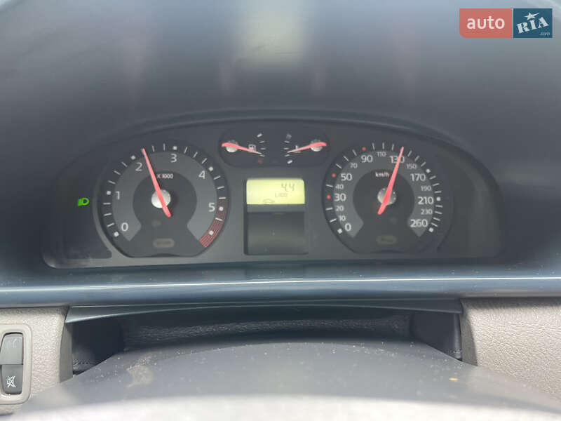 Лифтбек Renault Laguna 2002 в Тернополе