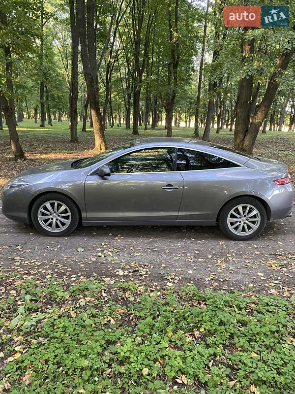 Купе Renault Laguna 2009 в Зіньківі