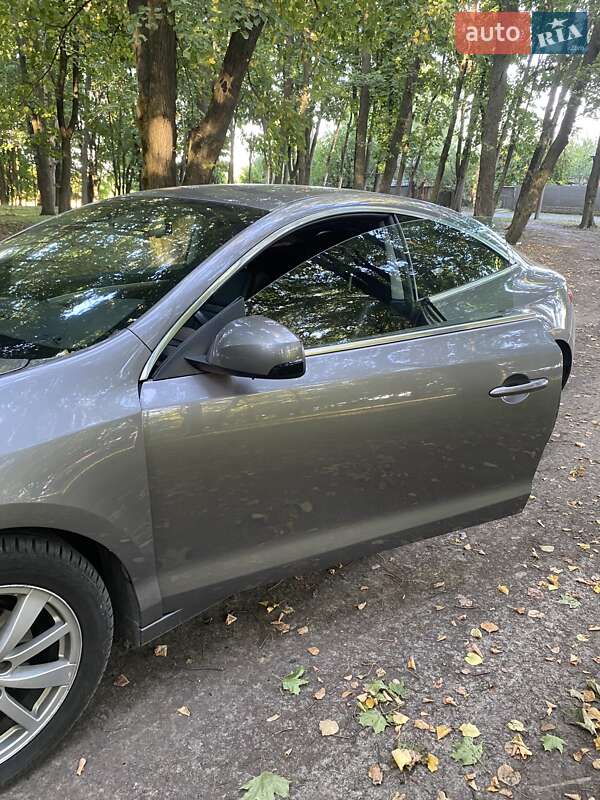 Купе Renault Laguna 2009 в Зіньківі