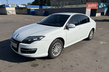 Лифтбек Renault Laguna 2011 в 