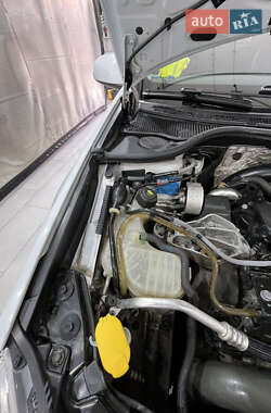 Лифтбек Renault Laguna 2011 в 