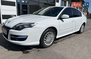 Лифтбек Renault Laguna 2011 в 