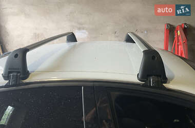Лифтбек Renault Laguna 2011 в 