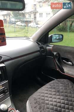 Лифтбек Renault Laguna 2002 в 