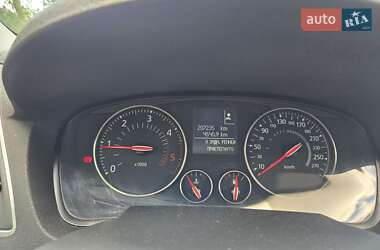 Лифтбек Renault Laguna 2013 в 