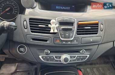 Лифтбек Renault Laguna 2013 в 